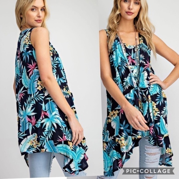 Floral Oversized Top w/Shark Bite Sides - Picture 2 of 3